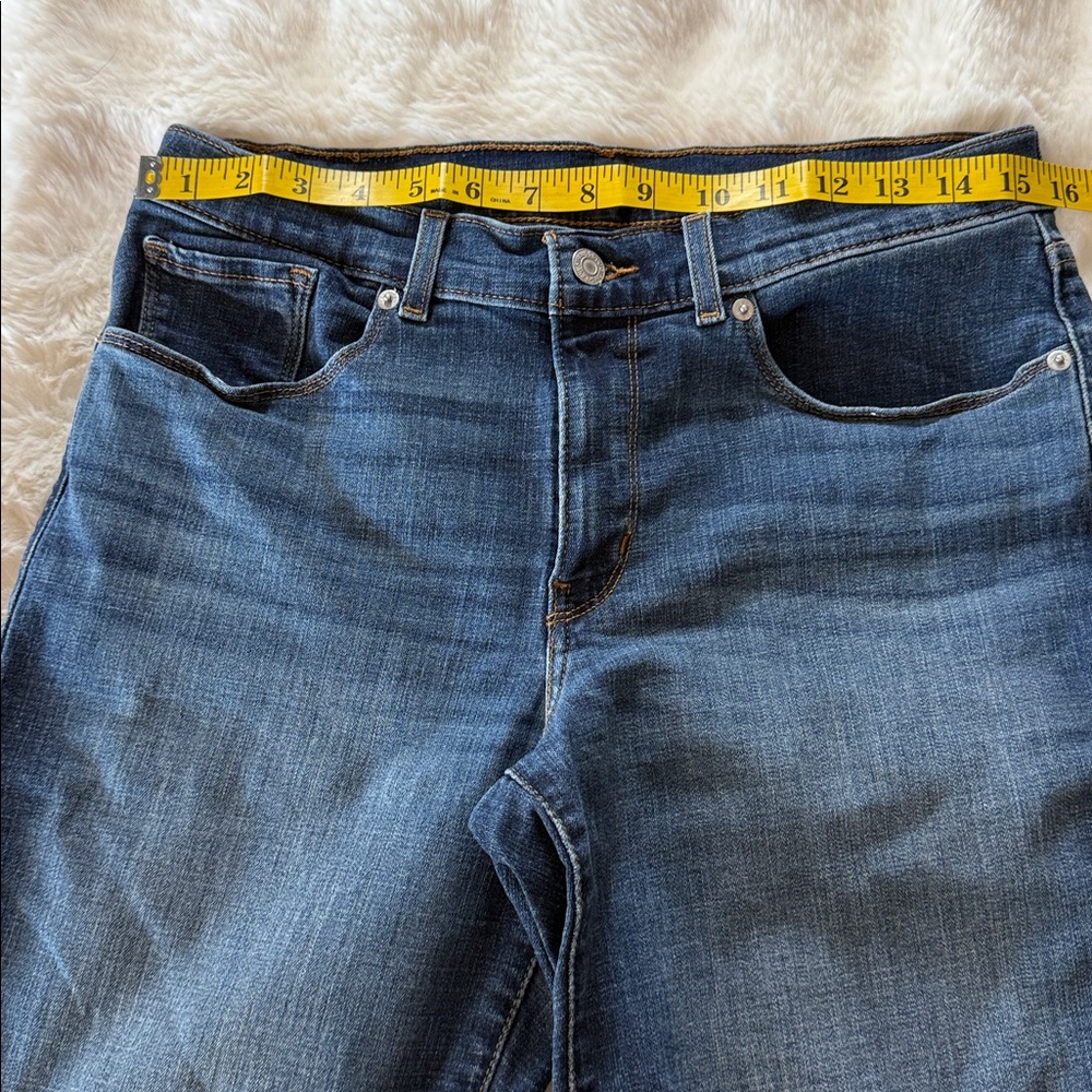 Levi's Classic Bermuda Medium Blue Denim Shorts - Picture 5 of 7